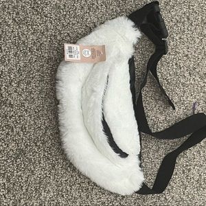 White fanny pack